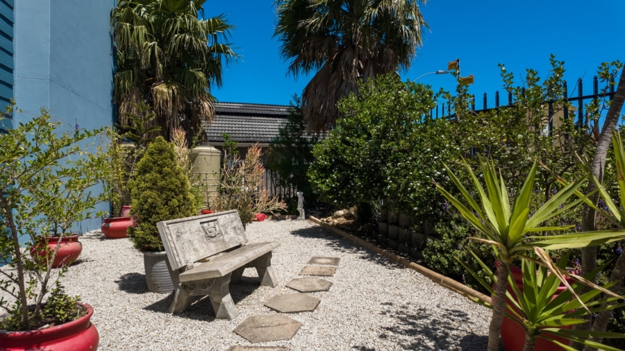 To Let 2 Bedroom Property for Rent in Knysna Central Western Cape